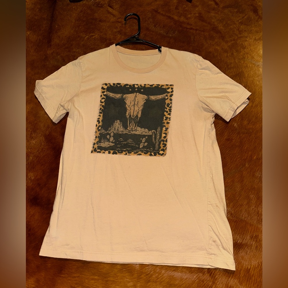 Peachy Cream Graphic T-Shirt